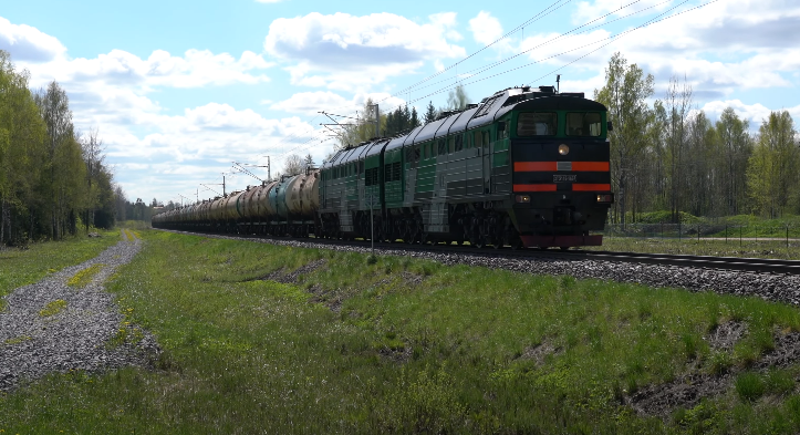 тепловоз 2TЭ116-1667